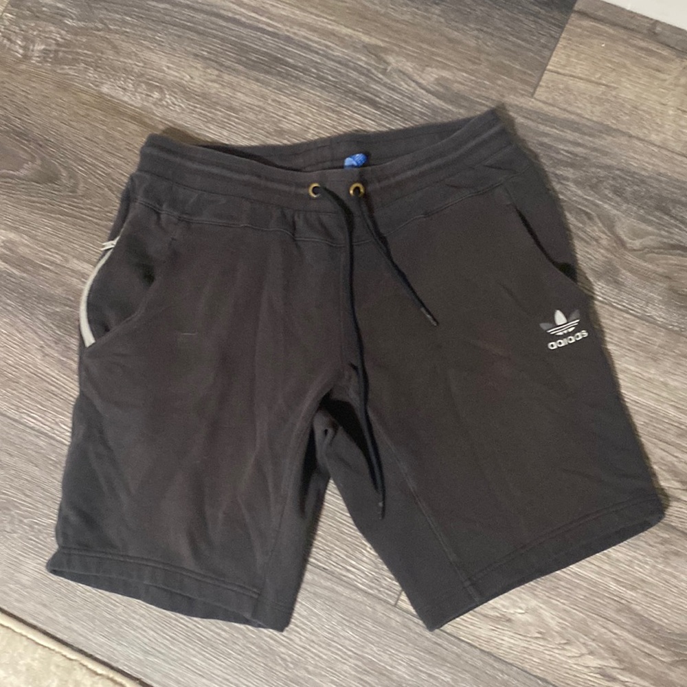 Mens athletic shorts